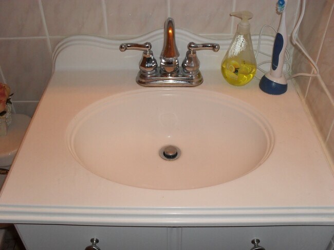 Building Photo - 7 Cypress Rd