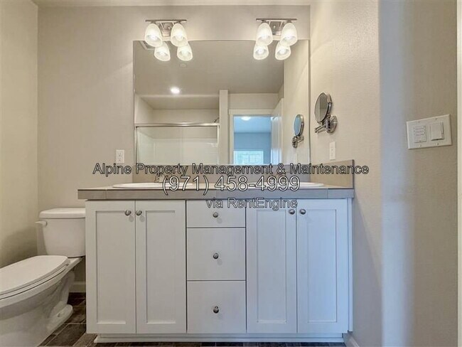 Building Photo - 14229 SW 169th Ave