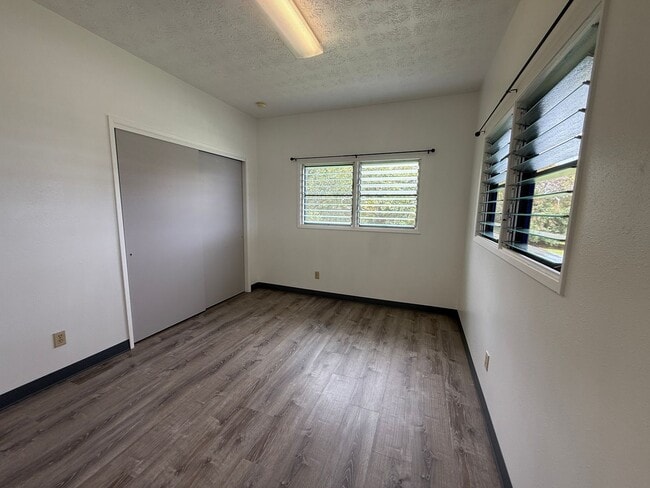 Building Photo - Updated Home near Pepe'ekeo Park!