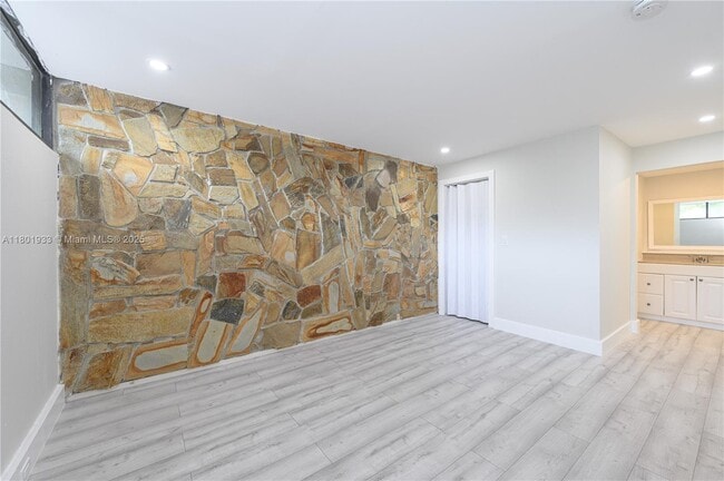 Building Photo - 6518 Miami Lakes Dr
