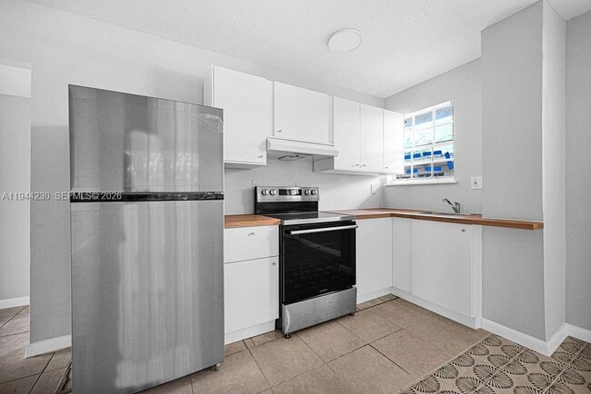 Building Photo - 14180 NW 22nd Ave