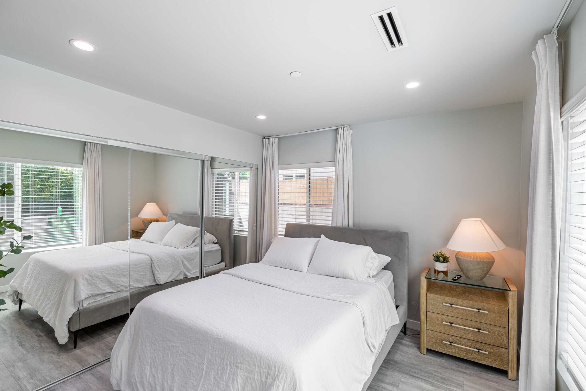 Building Photo - 8141 Hinds Ave