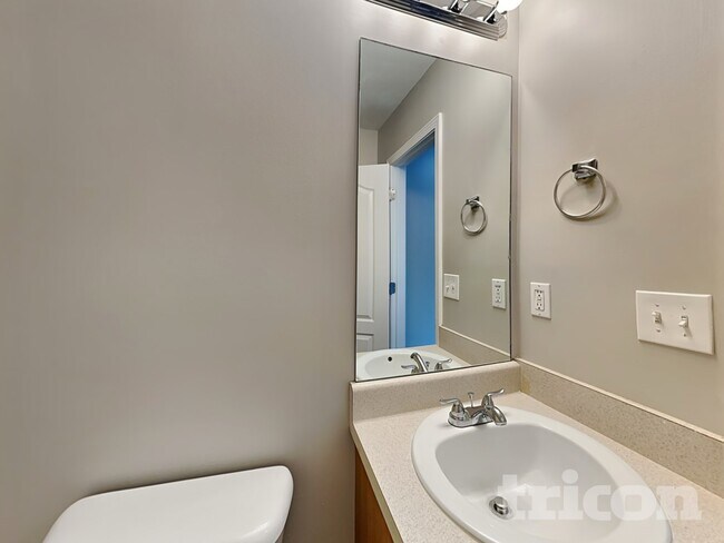 Building Photo - 209 Arbor Dr
