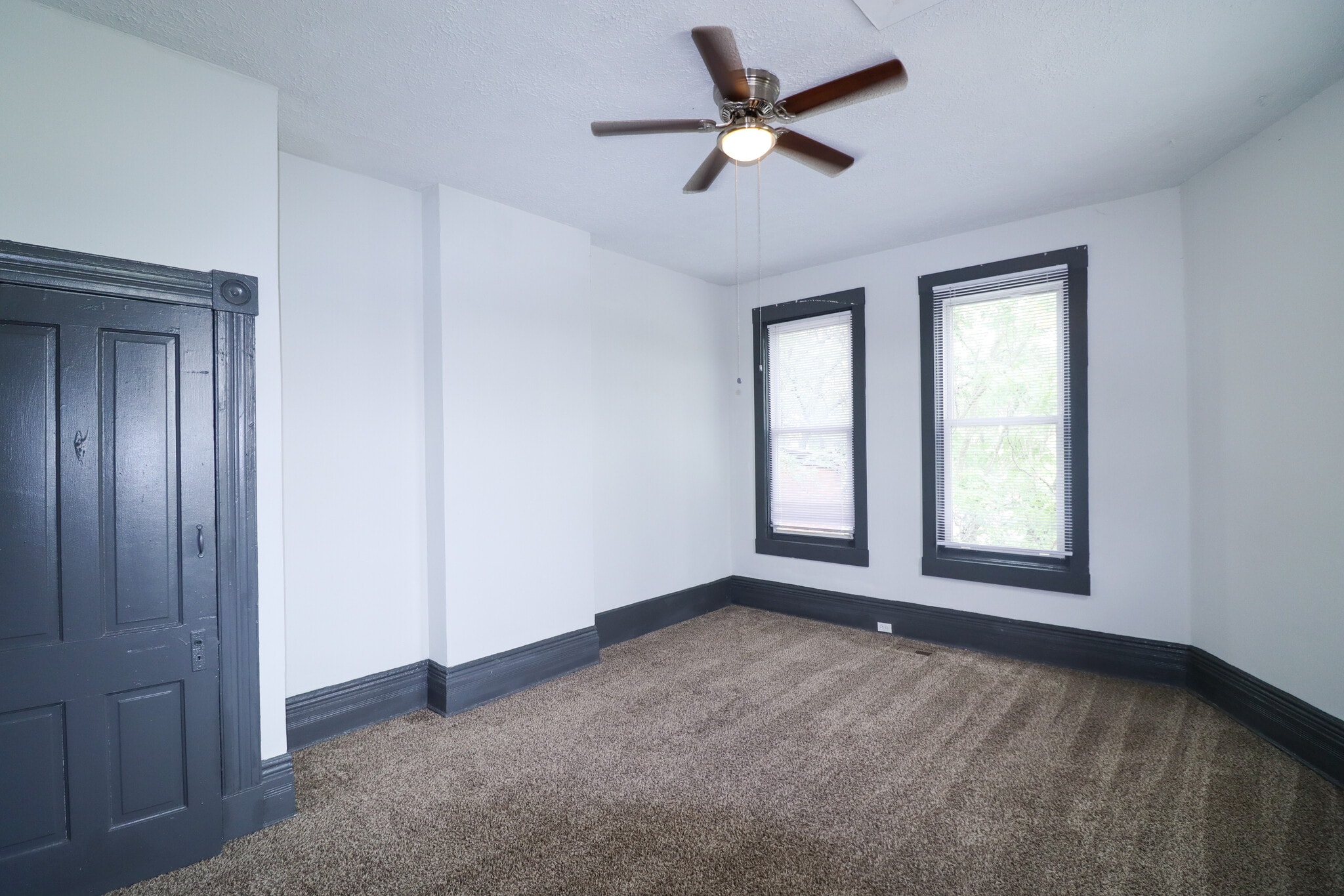 Building Photo - 1 W McMillan St