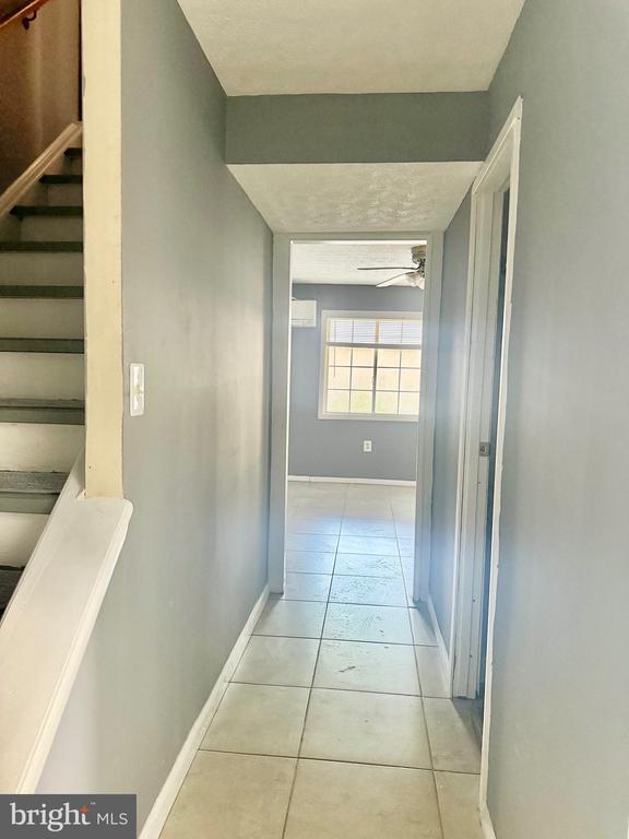 Building Photo - 1234 Elm Grove Cir