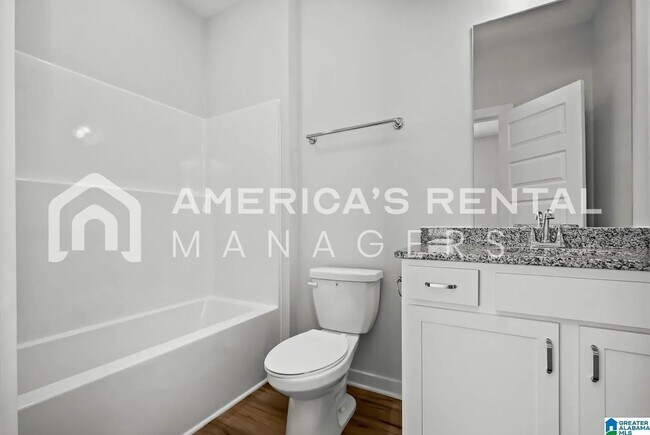 Building Photo - Rare 5 Bedroom Home for Rent!