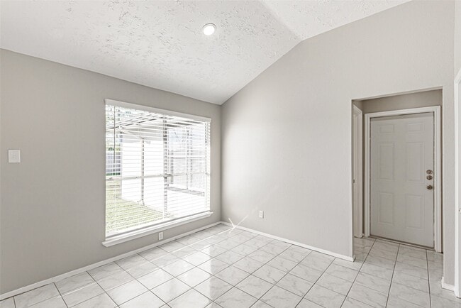 Building Photo - 2519 Ironclad Dr