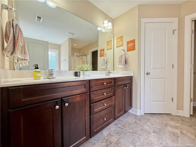 Building Photo - 418 Century Dr