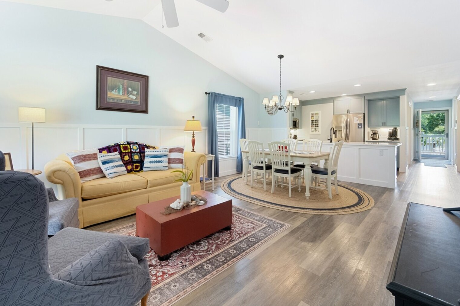 Building Photo - 719 Blue Stem Dr