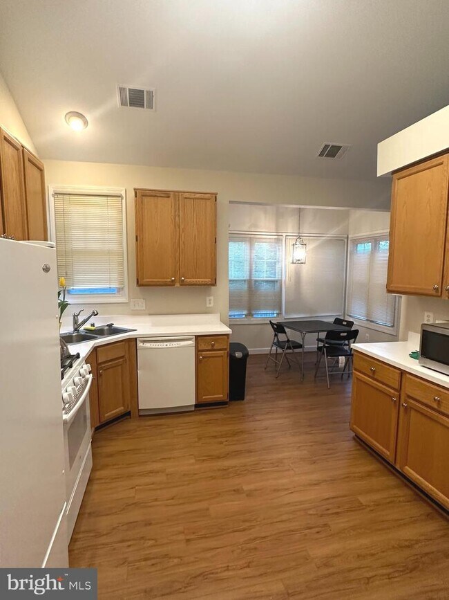 Building Photo - 14425 Tracy Schar Ln