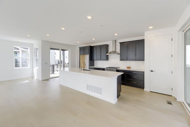Building Photo - 10940 Stanza Ln