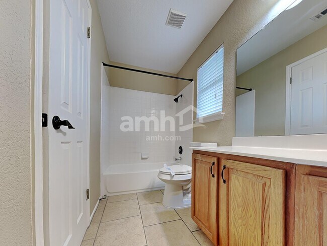 Building Photo - 105 Paige Bend