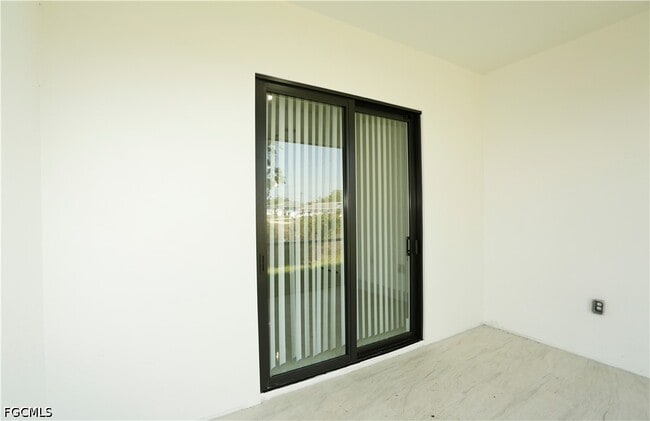 Building Photo - 143 Harold Ave S