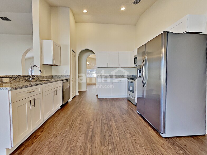 Building Photo - 8813 Scenic Vista Ct