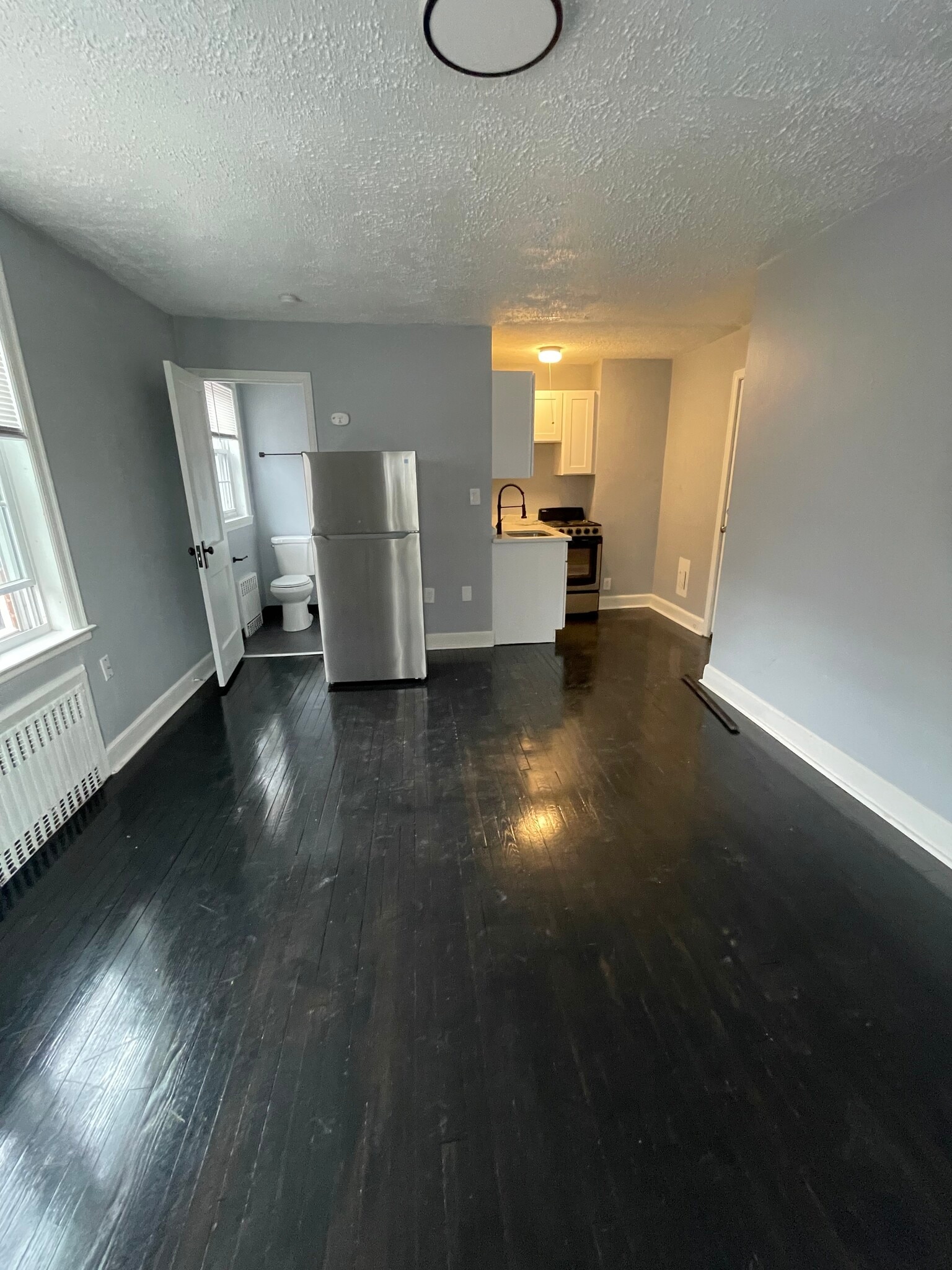 Building Photo - 19 Chapman St