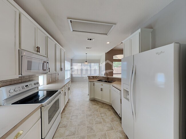 Building Photo - 646 Spanish Oak Ct