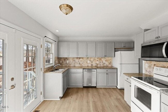 Building Photo - 102 Mint Hill Dr