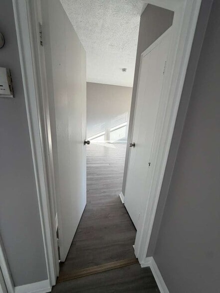 Building Photo - 1500 Luxor Rd