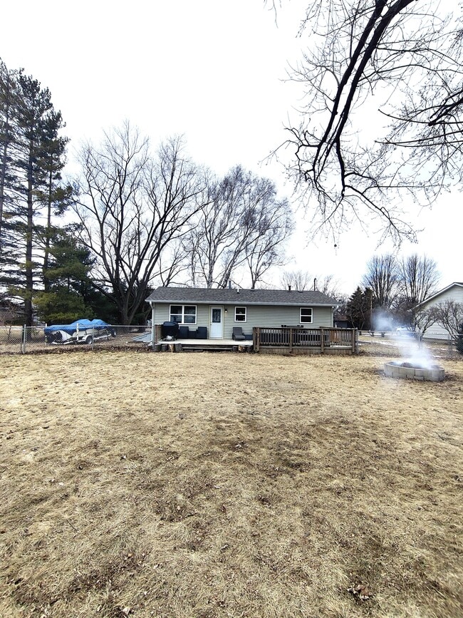 Building Photo - 540 Erma Dr