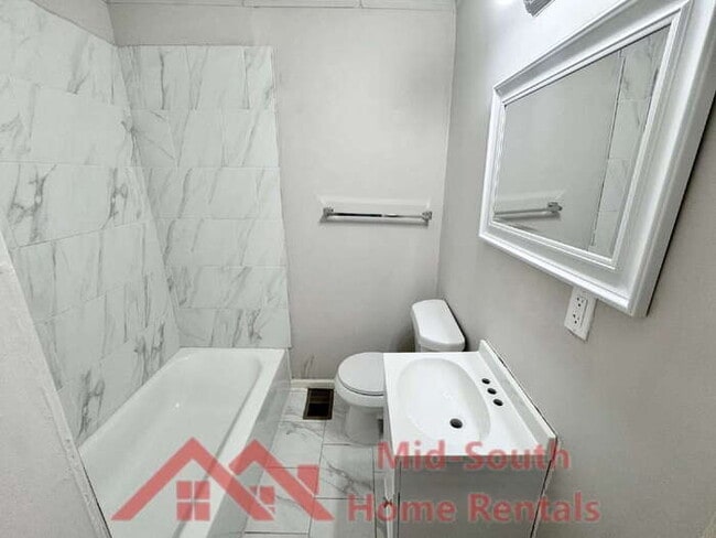 Building Photo - 655 Granada Rd