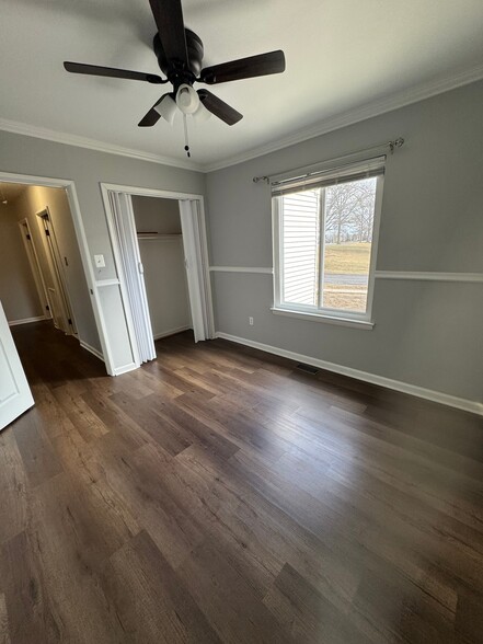 Building Photo - 103 Aspen Ct