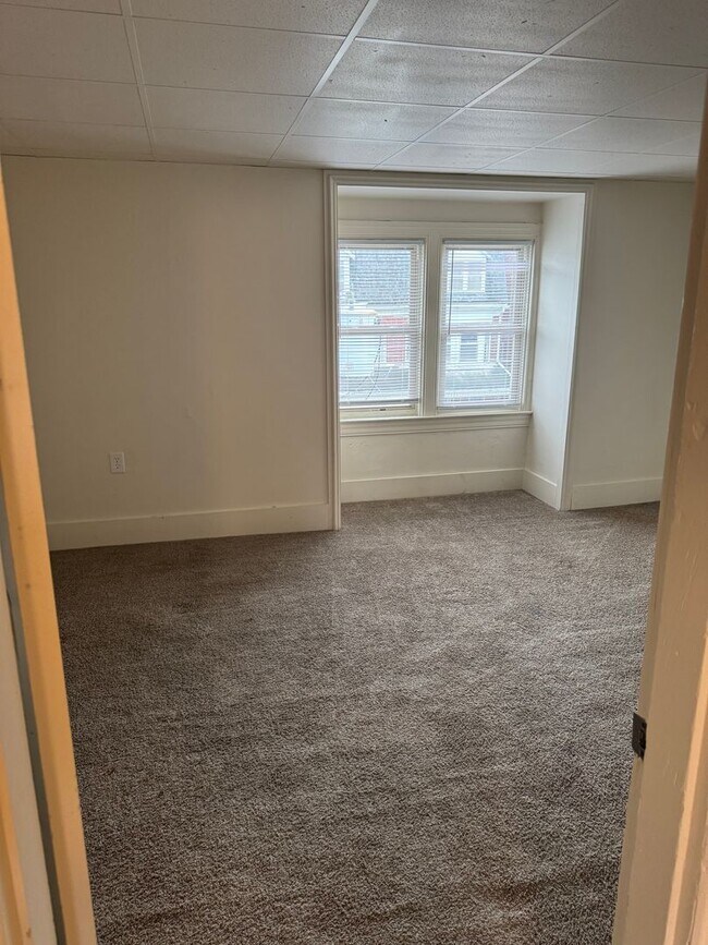 Building Photo - 1559 W King St