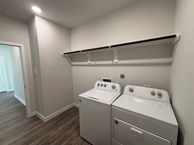 Building Photo - 5703 Blue Grama Dr