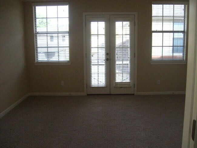 Building Photo - 12704 Venice Ln