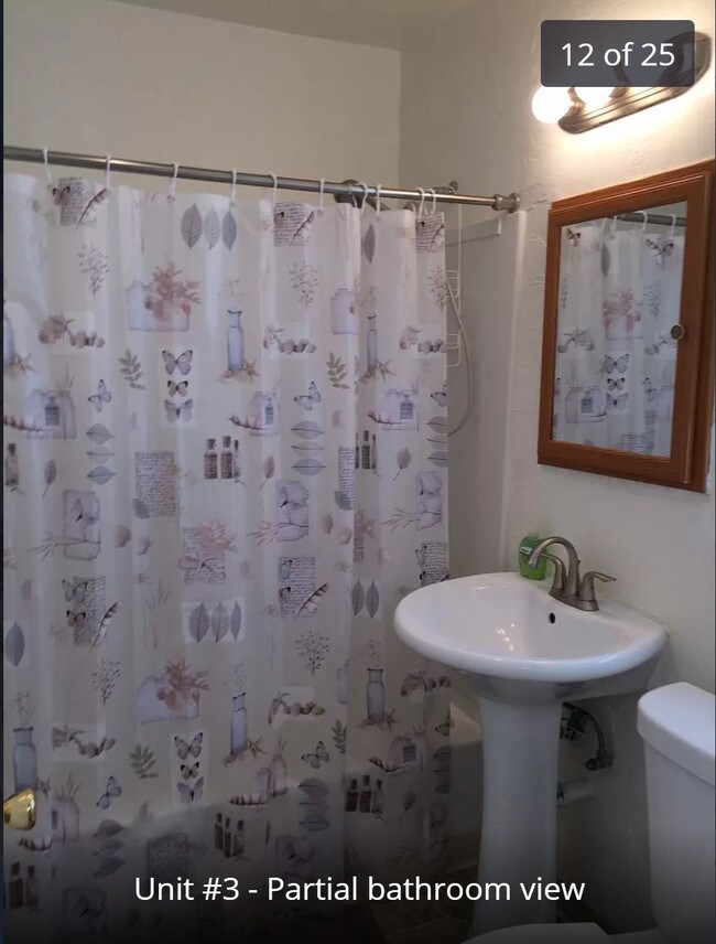 Partial view of bathroom - attached to MBR - 712 Zanzibar Ct