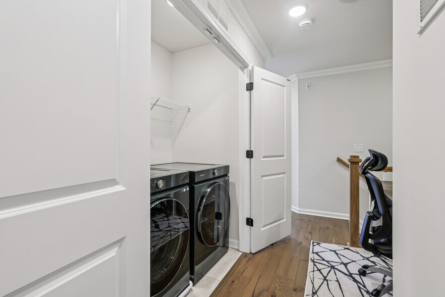 Building Photo - 21 Dahlia Dr