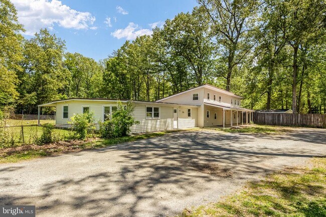 Building Photo - 208 Telegraph Rd