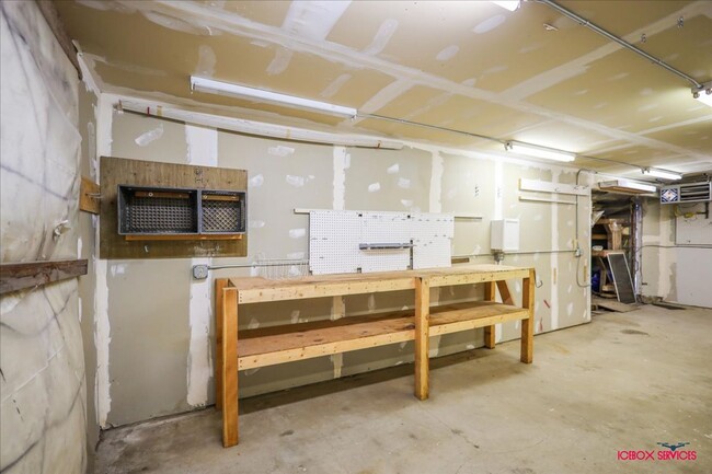 Building Photo - 2BD | 2BA Nestled on a Cul-De-Sac