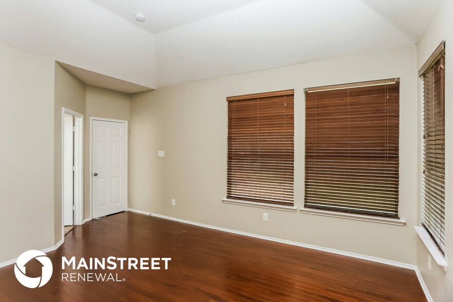 Building Photo - 505 Spicewood Dr