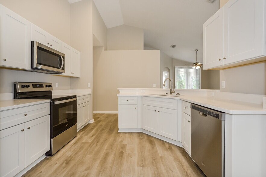 Building Photo - 813 Rogers Ct