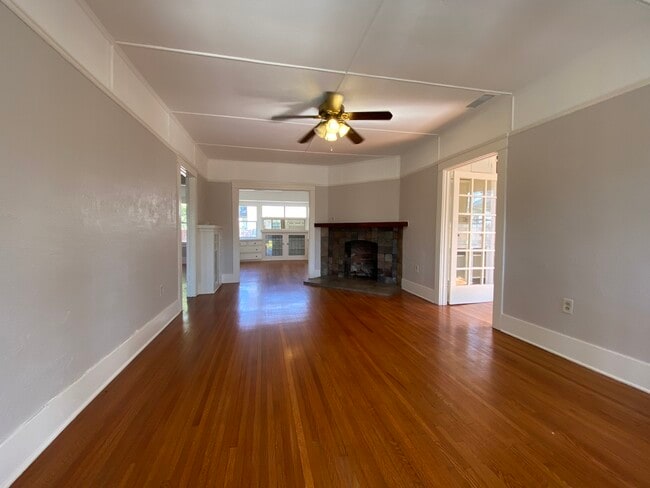 Building Photo - 2704 Landis St