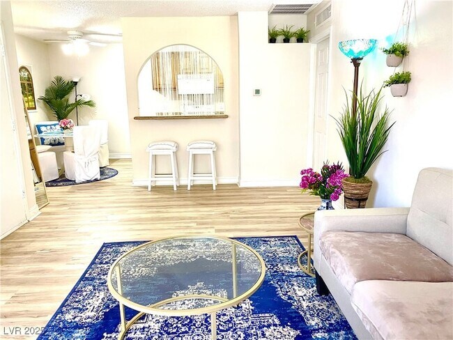 Building Photo - 1515 E Reno Ave