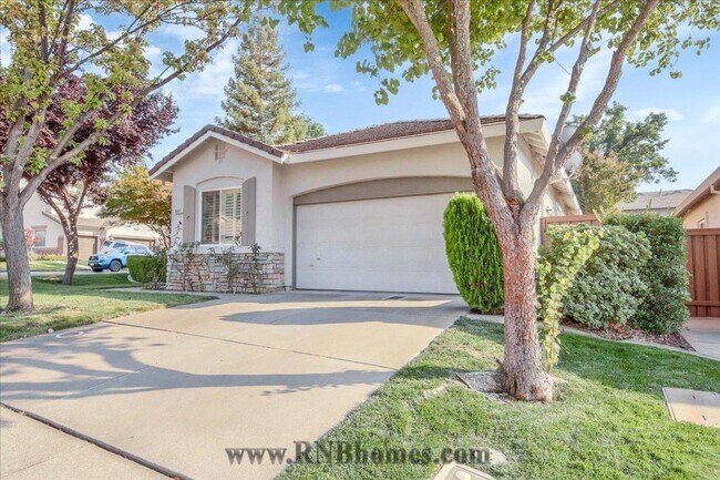 Building Photo - 941 Cameron Dr