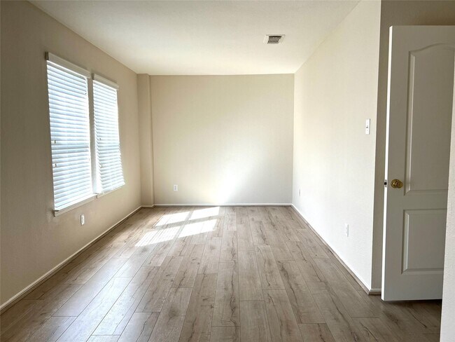 Building Photo - 20910 Lansing Ridge Ln
