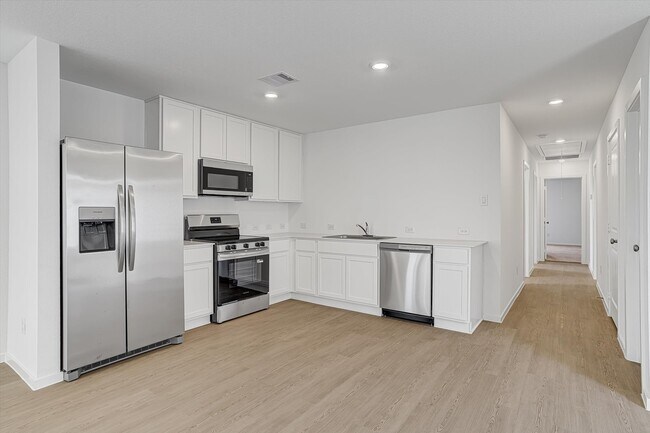 Building Photo - 390 LUCIA Way