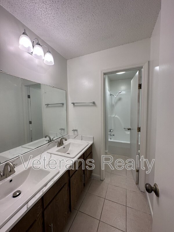 Building Photo - 111 Via Don Ray Rd