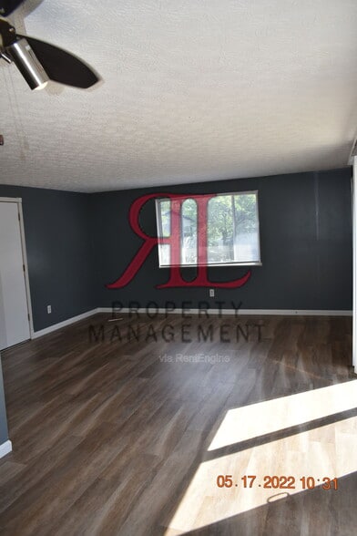 Building Photo - 2501 Burgandy Ln