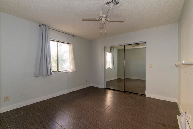 Building Photo - Stunning two bedroom condo!