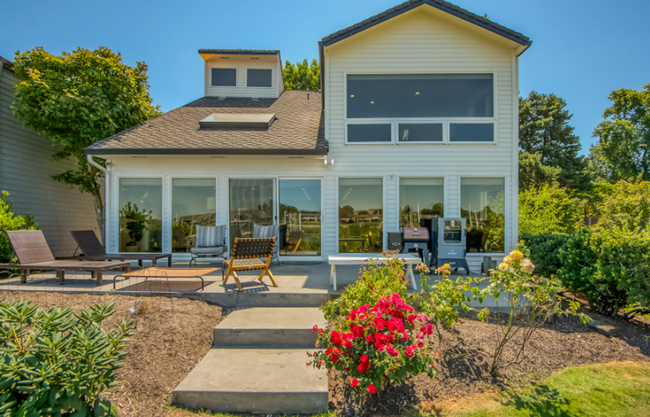 Building Photo - Modern 3-Bedroom Waterfront Escape – River...