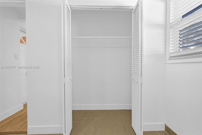 Building Photo - 2419 Coolidge St