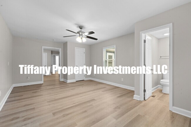 Building Photo - 119 N Jack St