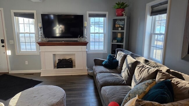 Building Photo - 533 Prospect St