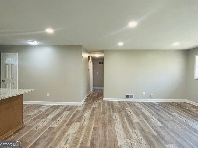 Building Photo - 6165 Radford Dr