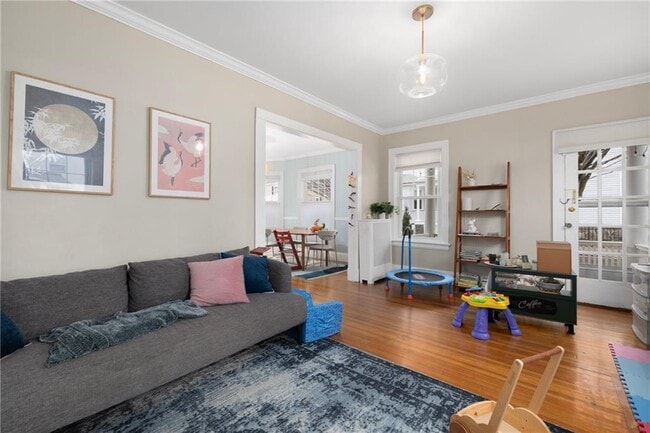 Primary Photo - 422 Wayland Ave