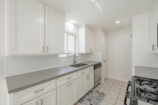 Building Photo - 3435 Gary Ln