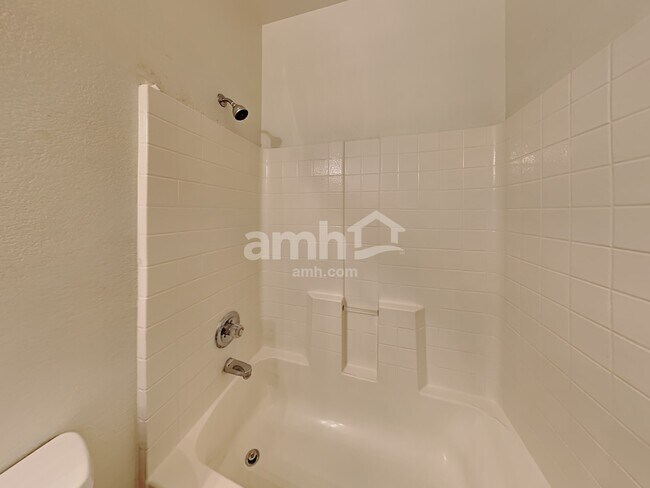 Building Photo - 614 W Mountain View Dr